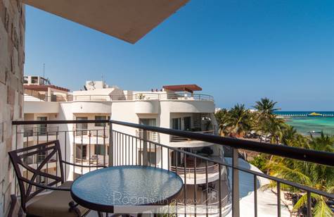 gorgeous-oceanfront-condominium-for-sale-downtown-playa-del-carmen