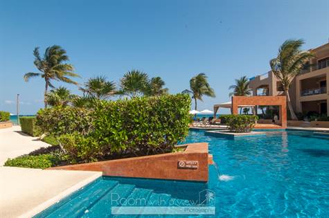 gorgeous-oceanfront-condominium-for-sale-downtown-playa-del-carmen